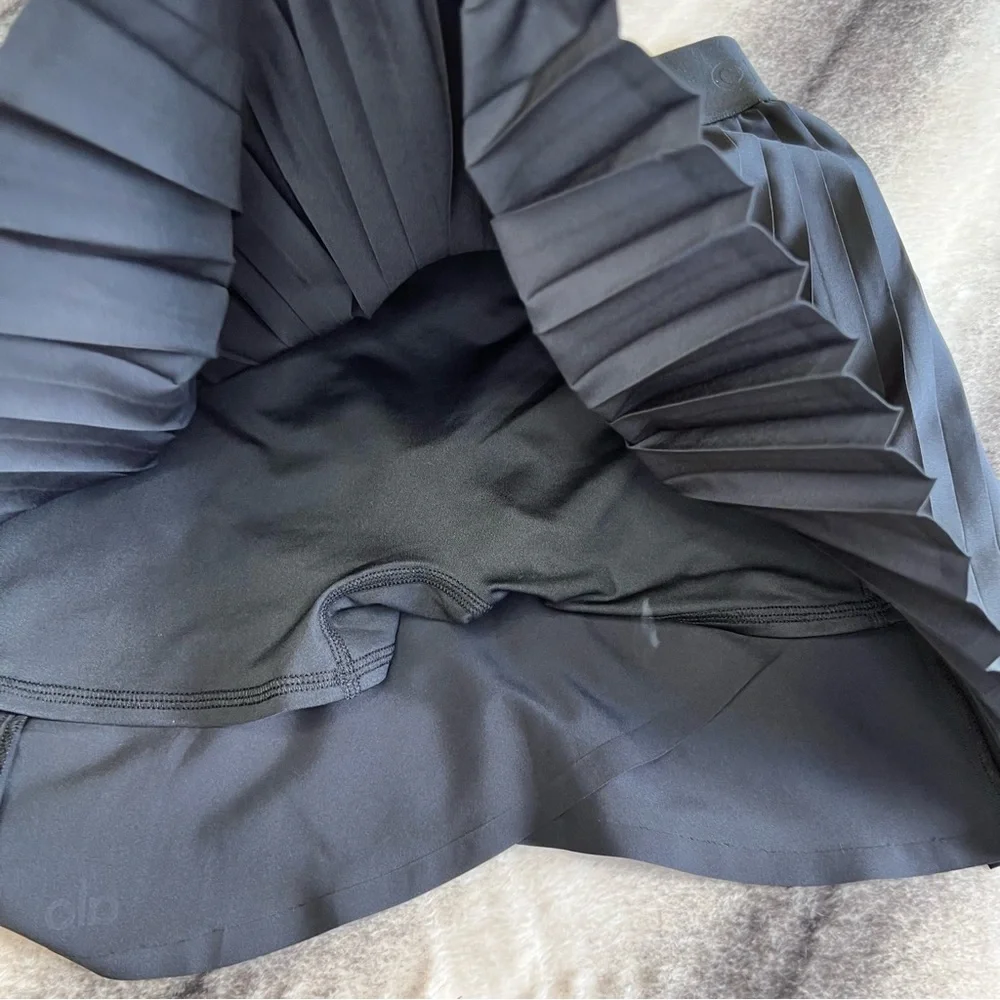 ALO Yoga sporty pleated